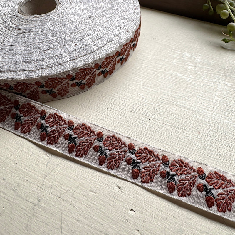 Oak leaves & Acorn Ribbon