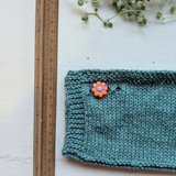 Plastic daisy buttons