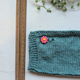 Plastic daisy buttons