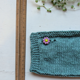 Plastic daisy buttons