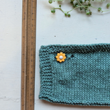 Plastic daisy buttons