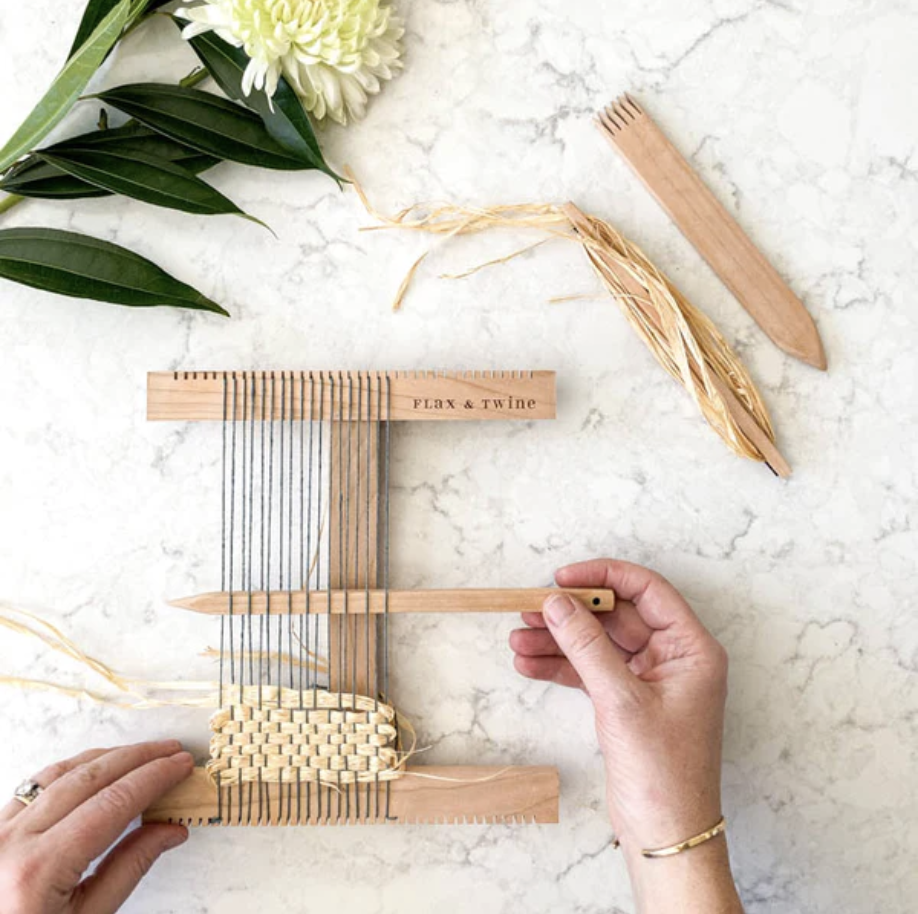 Hand Loon Hand Loom Kit – Woven Art Yarn Shop